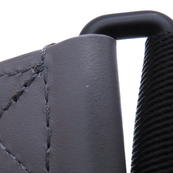 Louis Vuitton Monogram Shadow Discovery Bum Bag PM M46108, a men's waist bag. - Picture 11 of 16